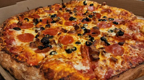 Pizza Gallery Red 14