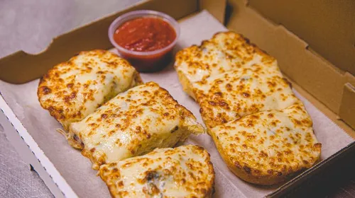 Pizza Gallery Red 30
