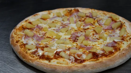 Pizza Gallery Red 41